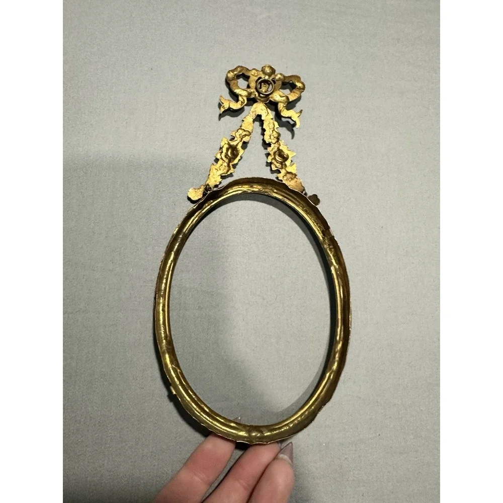 VTG Louis XVI 19th Century Brass Oval Frame Ornate Ribbon